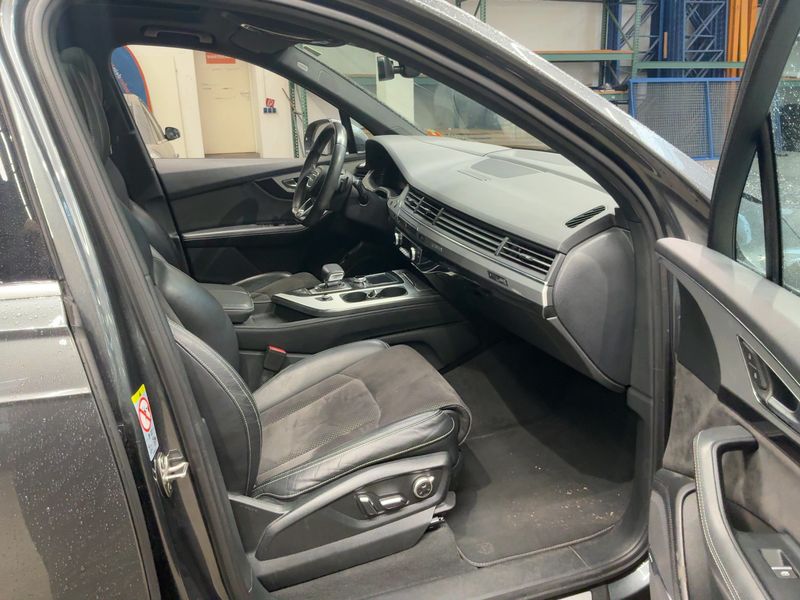 Audi Q7 50 TDI quattro — zdjęcie 11