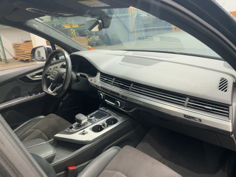 Audi Q7 50 TDI quattro — zdjęcie 12