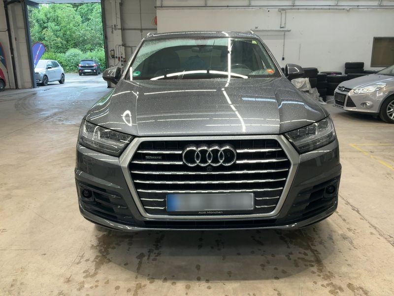 Audi Q7 50 TDI quattro — zdjęcie 9