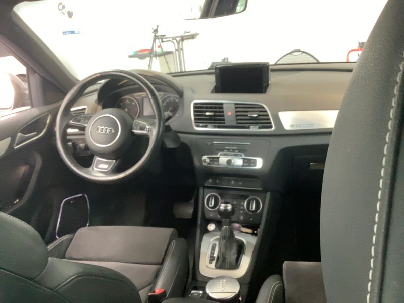 Audi Q3 2.0 TDI quattro Sport — zdjęcie 12