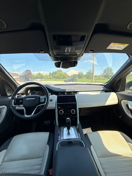 Land Rover Discovery 5 P300 R-Dynamic SE AWD — zdjęcie 11
