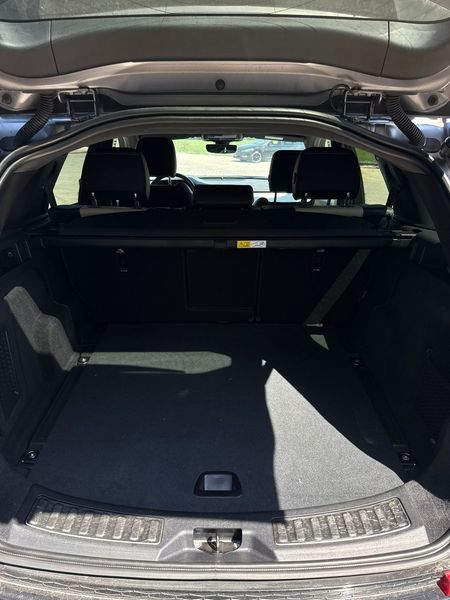 Land Rover Discovery 5 P300 R-Dynamic SE AWD — zdjęcie 9