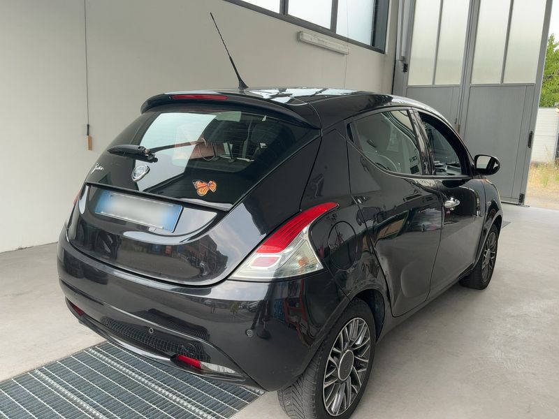 Lancia Ypsilon 1.2 Gold — zdjęcie 6