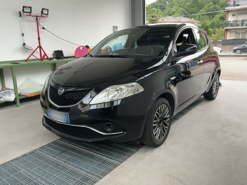 Lancia Ypsilon 1.2 Gold