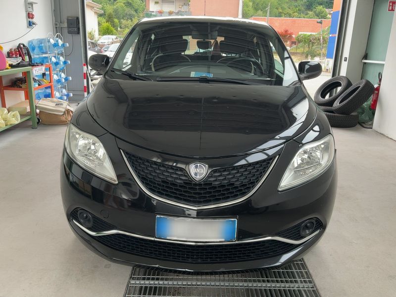 Lancia Ypsilon 1.2 Gold — zdjęcie 9