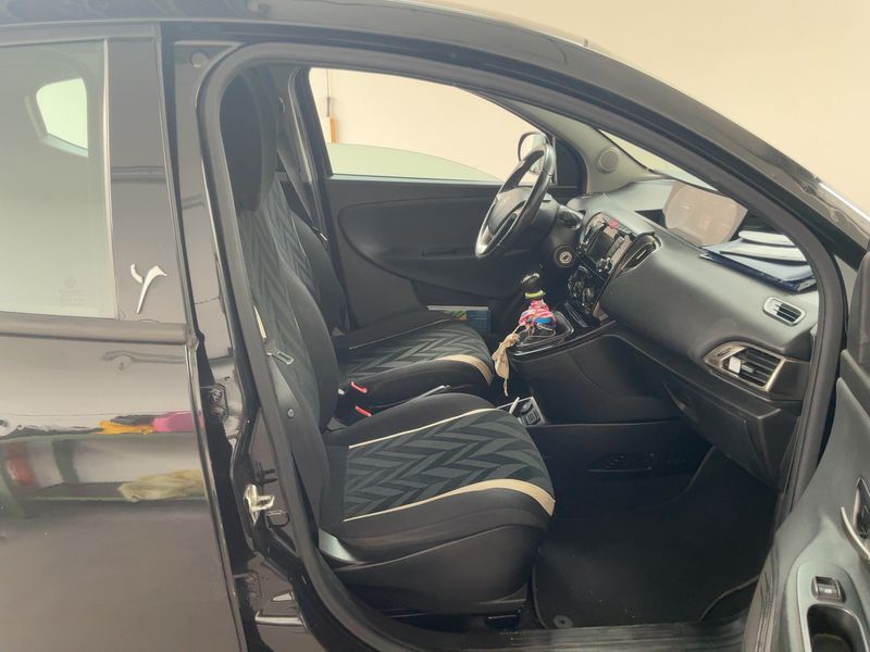 Lancia Ypsilon 1.2 Gold — zdjęcie 11