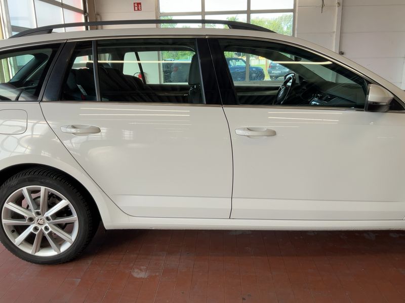 Skoda Octavia 1.6 TDI Elegance — zdjęcie 7
