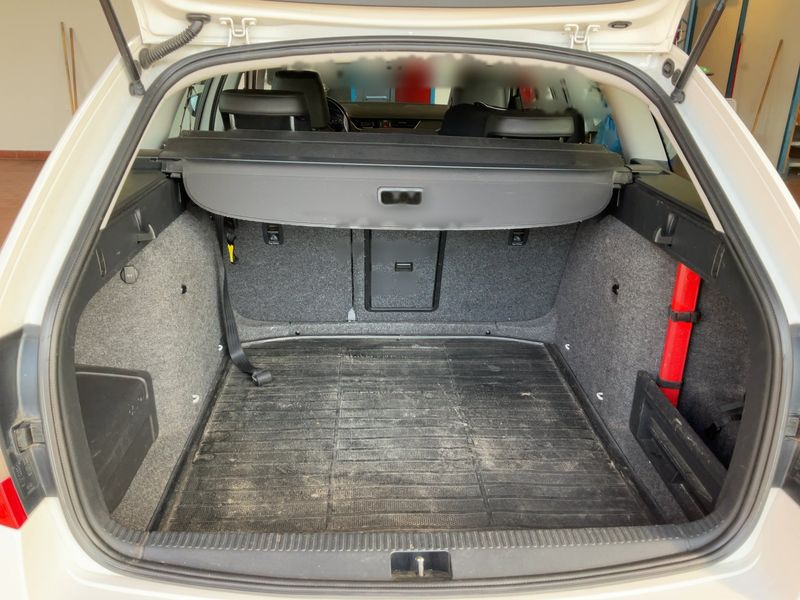 Skoda Octavia 1.6 TDI Elegance — zdjęcie 10
