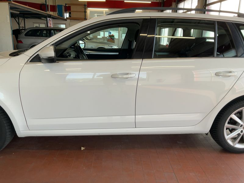 Skoda Octavia 1.6 TDI Elegance — zdjęcie 4