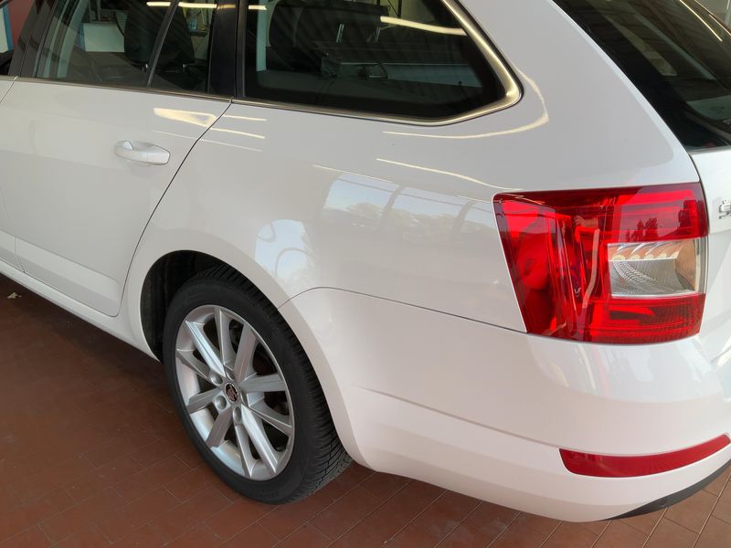 Skoda Octavia 1.6 TDI Elegance — zdjęcie 3
