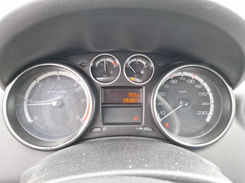Peugeot 308 1.6 HDi Confort Pack — zdjęcie 12