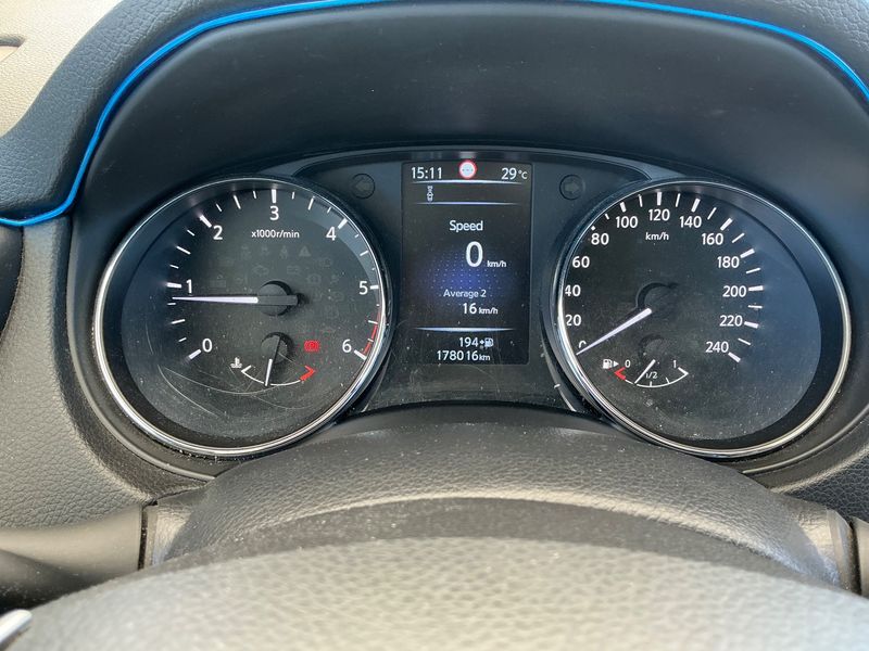 Nissan Qashqai 1.5 Turbodiesel 360 — zdjęcie 13