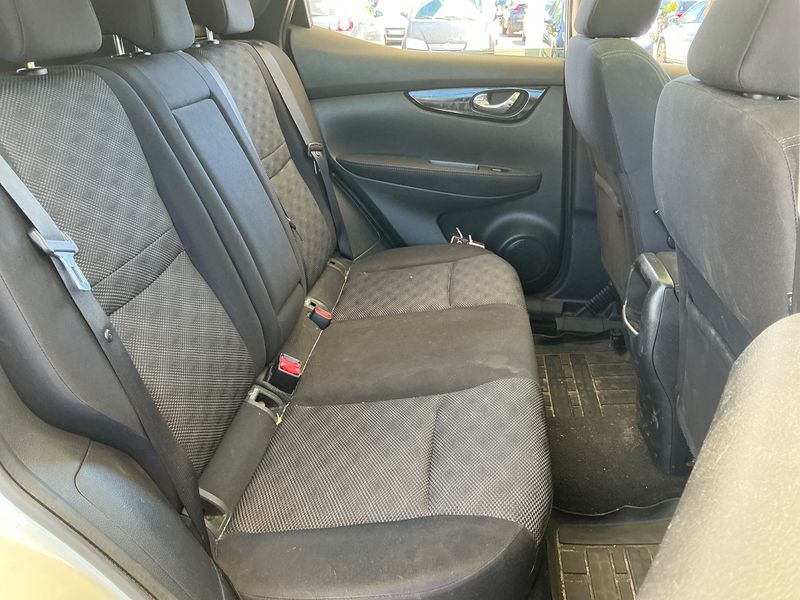 Nissan Qashqai 1.5 Turbodiesel 360 — zdjęcie 14