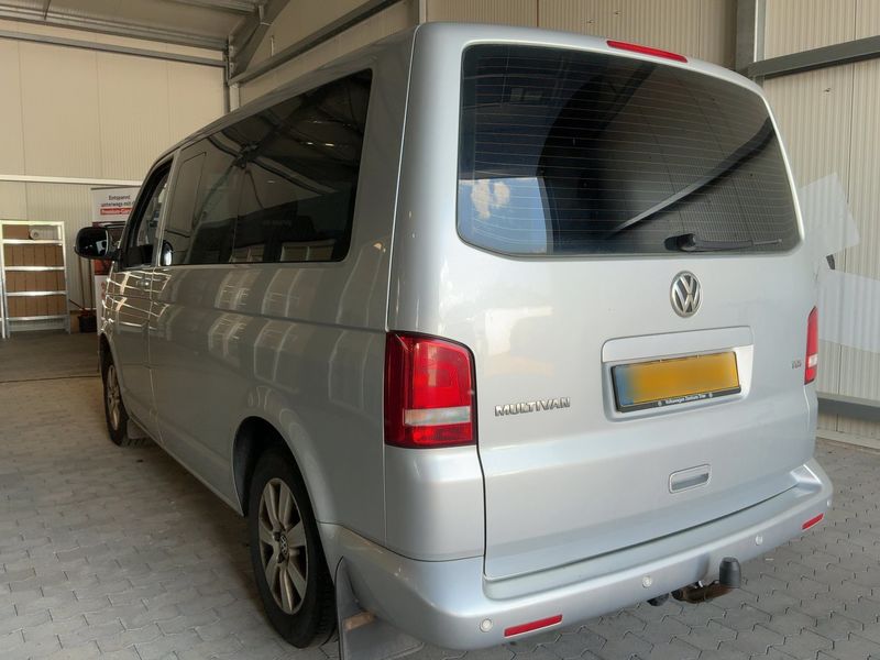 Volkswagen T5 Multivan 2.0 TDI Comfortline — zdjęcie 3