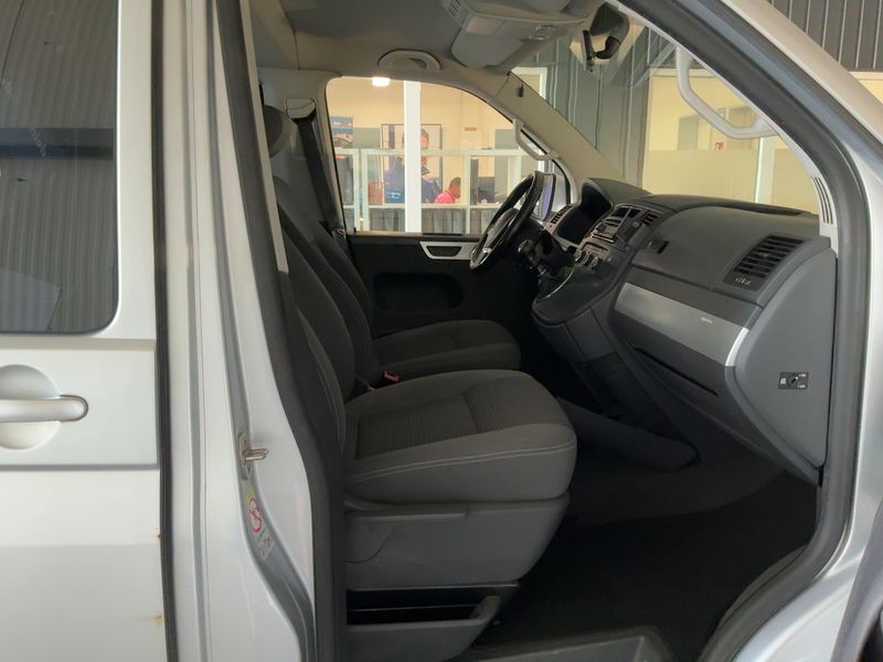 Volkswagen T5 Multivan 2.0 TDI Comfortline — zdjęcie 11