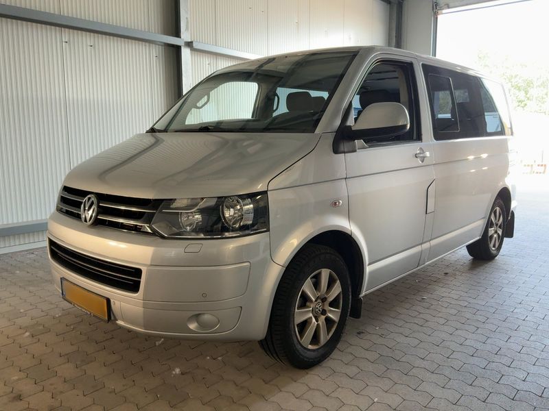 Volkswagen T5 Multivan 2.0 TDI Comfortline — zdjęcie 1