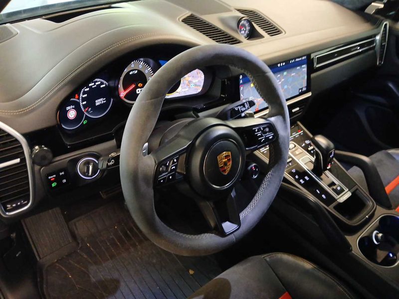 Porsche Cayenne GTS — zdjęcie 25