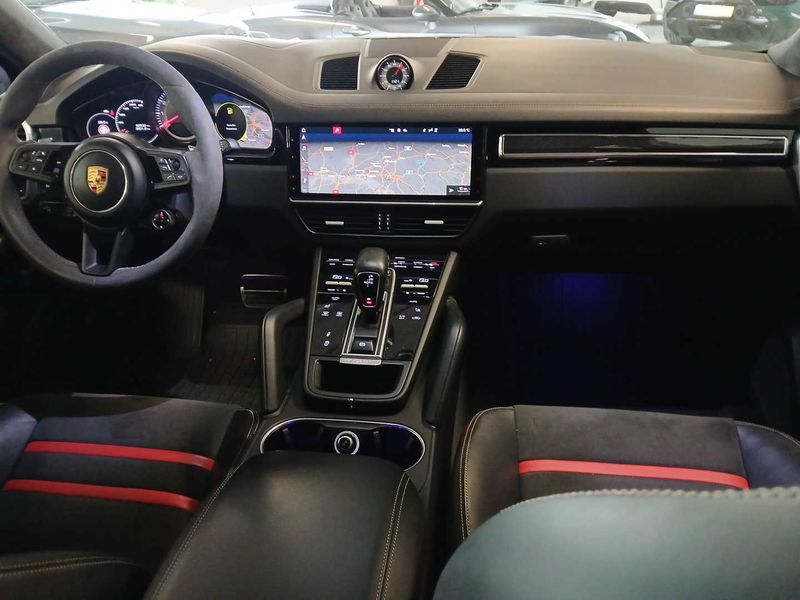 Porsche Cayenne GTS — zdjęcie 11