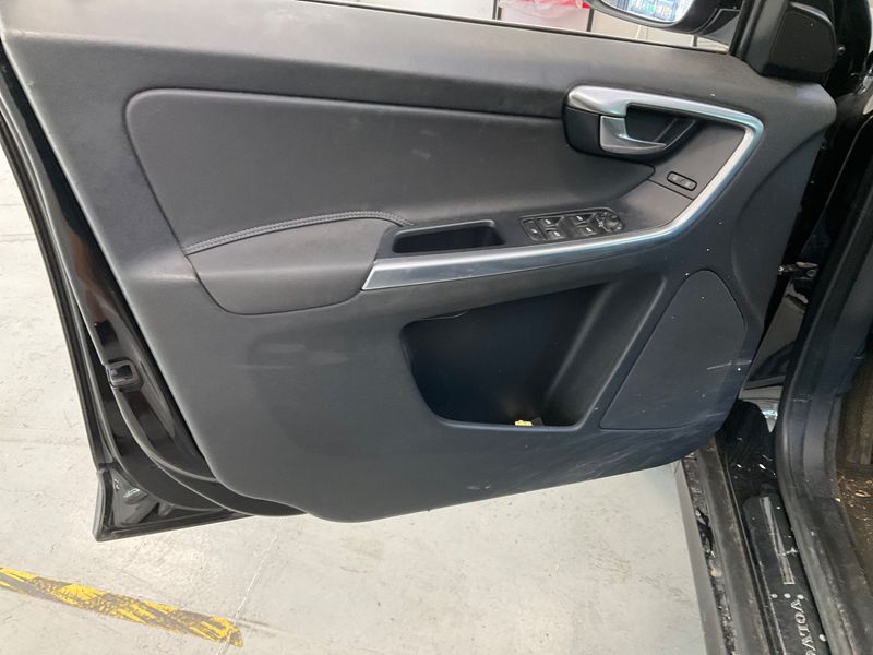 Volvo XC60 2.4 D4 Momentum AWD 2014 – снимка 26