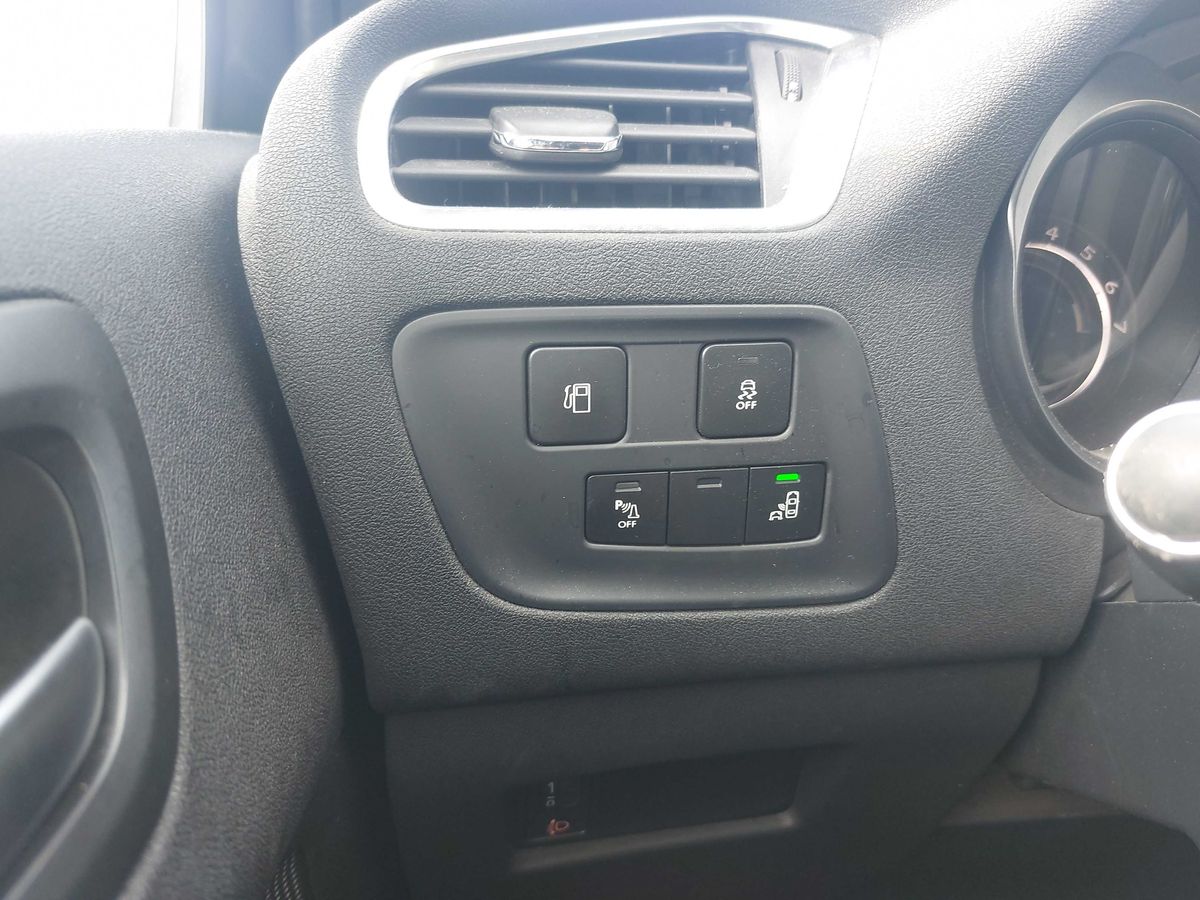 Citroen C4 2018 — photo 28