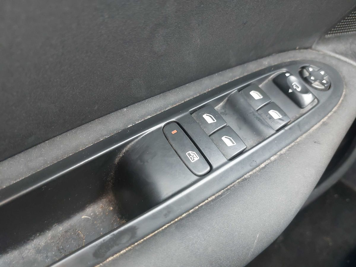 Citroen C4 2018 — photo 23