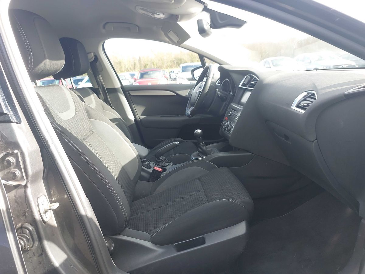 Citroen C4 2018 — photo 11