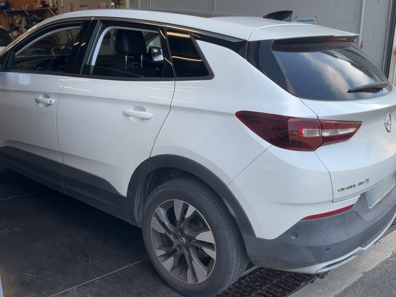 Opel Grandland X 1.2 Turbo Elite — zdjęcie 3