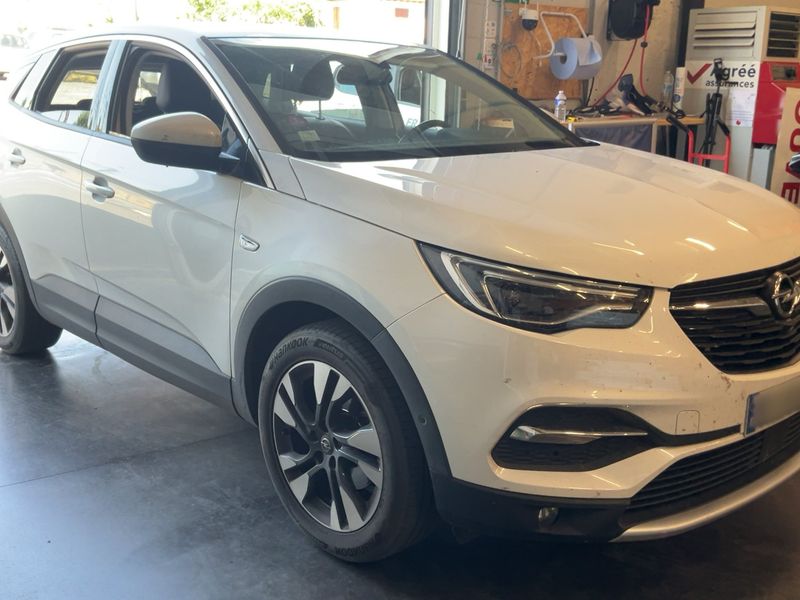 Opel Grandland X 1.2 Turbo Elite — zdjęcie 8
