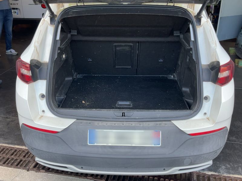 Opel Grandland X 1.2 Turbo Elite — zdjęcie 10