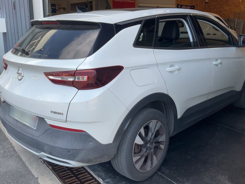 Opel Grandland X 1.2 Turbo Elite — zdjęcie 6