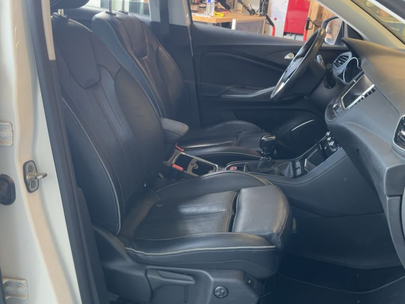 Opel Grandland X 1.2 Turbo Elite — zdjęcie 11