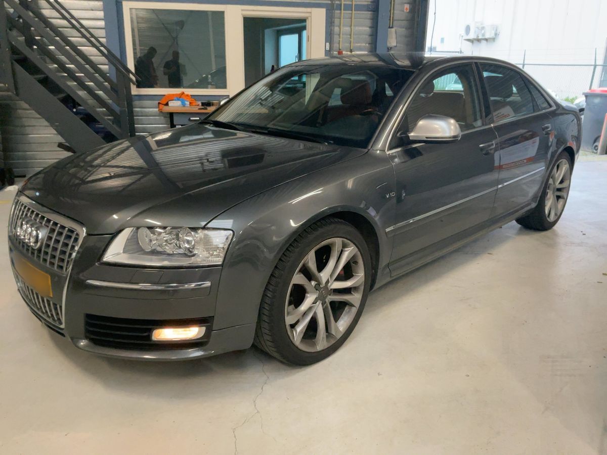 Audi S8 2008