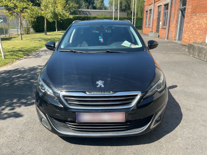 Peugeot 308 1.6 e-HDi Allure — zdjęcie 9