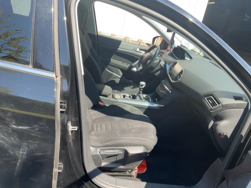 Peugeot 308 1.6 e-HDi Allure — zdjęcie 11
