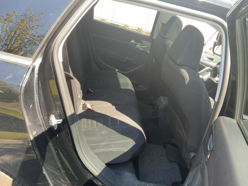 Peugeot 308 1.6 e-HDi Allure — zdjęcie 14