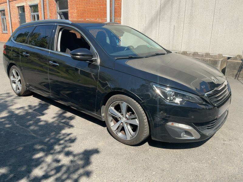 Peugeot 308 1.6 e-HDi Allure — zdjęcie 8