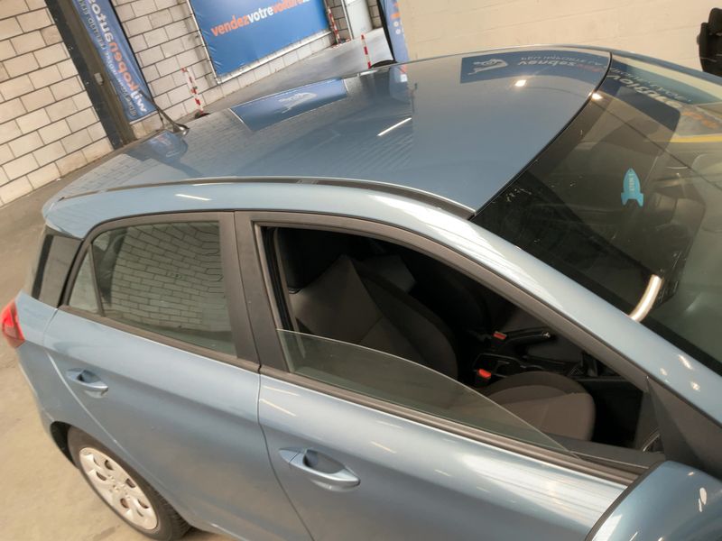 Hyundai i20 1.2 Classic blue 2017 – снимка 13