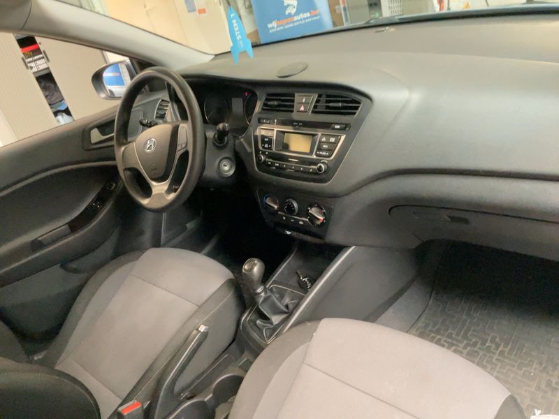 Hyundai i20 1.2 Classic blue 2017 – снимка 17