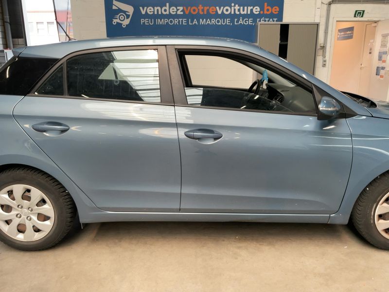 Hyundai i20 1.2 Classic blue 2017 – снимка 10