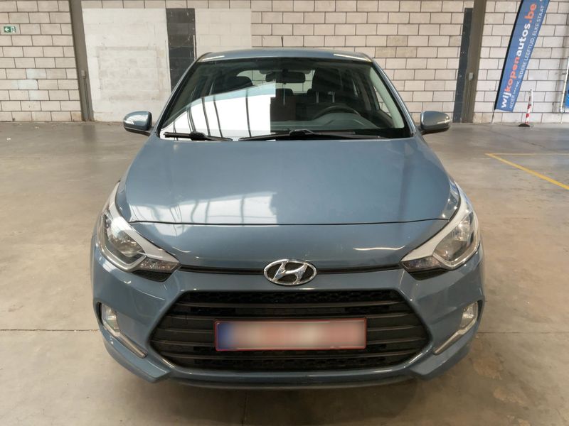 Hyundai i20 1.2 Classic blue 2017 – снимка 14