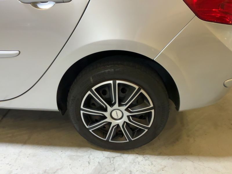 Renault Clio 1.2 Night & Day 2011 – снимка 5