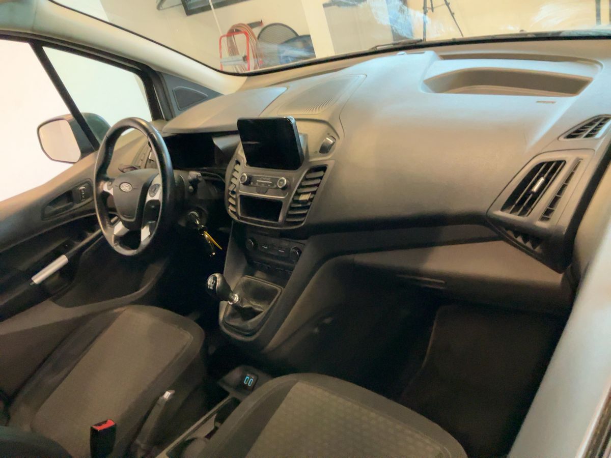 Ford Grand 2021 — photo 18