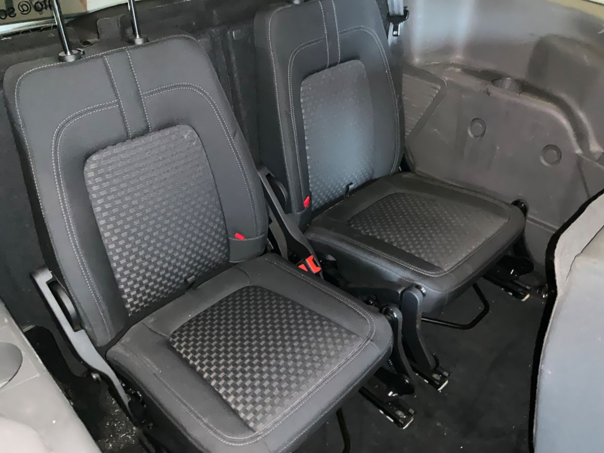 Ford Grand 2021 — photo 40