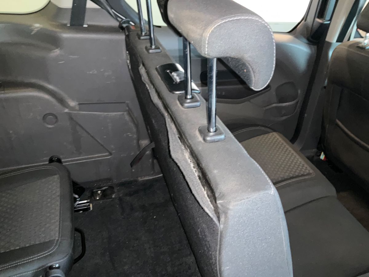Ford Grand 2021 — photo 39