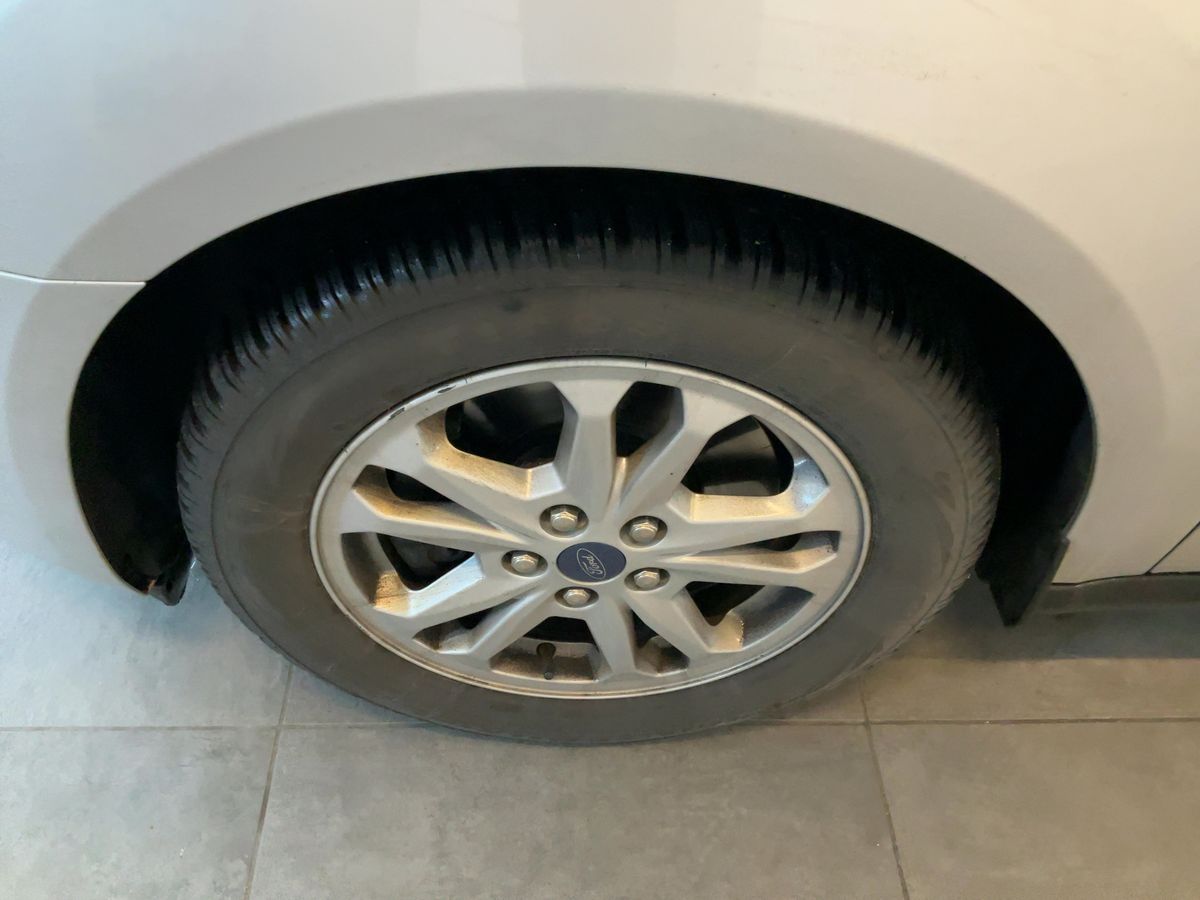 Ford Grand 2021 — photo 4