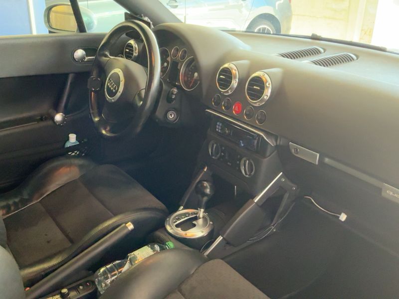 Audi TT 3.2 V6 quattro Coupe — zdjęcie 12