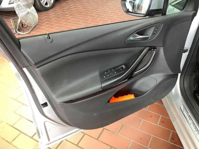 Opel Astra 1.4 SIDI Turbo Innovation 2018 – снимка 33