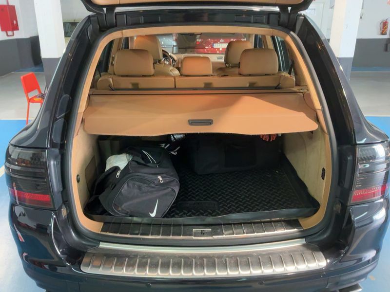 Porsche Cayenne Turbo — zdjęcie 10