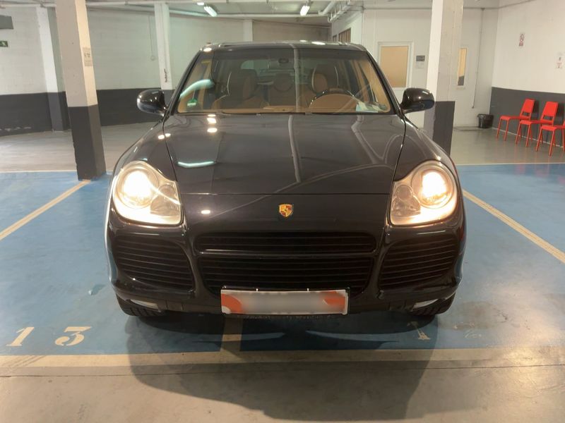 Porsche Cayenne Turbo — zdjęcie 9