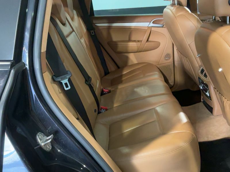 Porsche Cayenne Turbo — zdjęcie 14